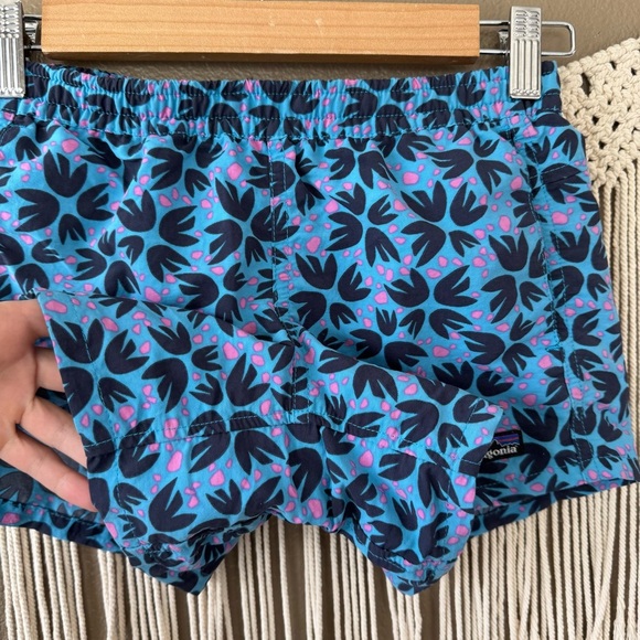 Patagonia Baggies Shorts Kids Girls Sz medium Blue floral H - Picture 7 of 10